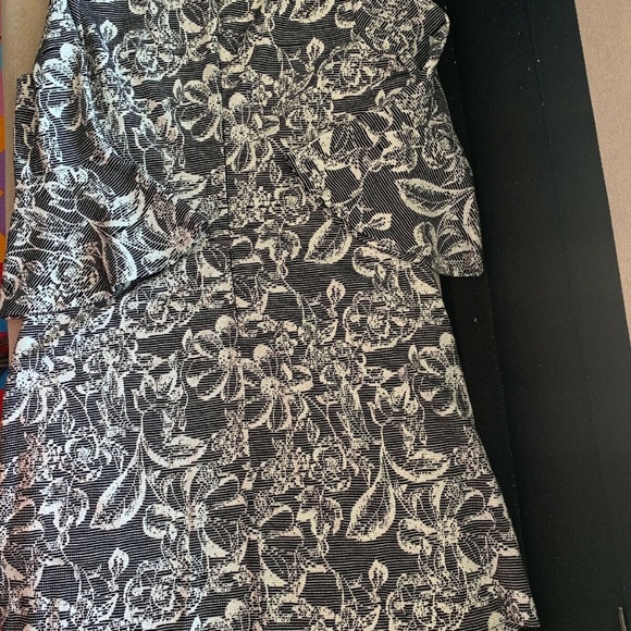 Tommy Hilfiger Women's shadown Knit Bell Sleeve - Picture 7 of 7